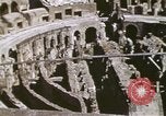 Standbild American Army Air Forces officers in Rom während Zweiten Weltkrieg Rom Italien, 1944, aus Sekunde 58 historischem Filmmaterial Videoclip 65675058911