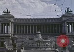 Standbild Palazzo Venezia und Piazza Venezia Rom Italien, 1944, aus Sekunde 18 historischem Filmmaterial Videoclip 65675058912