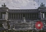 Standbild Palazzo Venezia und Piazza Venezia Rom Italien, 1944, aus Sekunde 24 historischem Filmmaterial Videoclip 65675058912