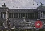 Standbild Palazzo Venezia und Piazza Venezia Rom Italien, 1944, aus Sekunde 25 historischem Filmmaterial Videoclip 65675058912
