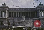 Standbild Palazzo Venezia und Piazza Venezia Rom Italien, 1944, aus Sekunde 26 historischem Filmmaterial Videoclip 65675058912