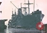 Standbild Liberty Schiffe Hawaii USA, 1945, aus Sekunde 14 historischem Filmmaterial Videoclip 65675058917