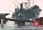 Standbild Liberty Schiffe Hawaii USA, 1945, aus Sekunde 49 historischem Filmmaterial Videoclip 65675058917