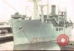 Standbild Liberty Schiffe Hawaii USA, 1945, aus Sekunde 59 historischem Filmmaterial Videoclip 65675058917