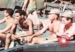 Standbild amerikanische Soldaten Pazifik, 1945, aus Sekunde 37 historischem Filmmaterial Videoclip 65675058919