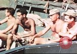 Standbild amerikanische Soldaten Pazifik, 1945, aus Sekunde 41 historischem Filmmaterial Videoclip 65675058919