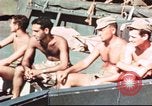 Standbild amerikanische Soldaten Pazifik, 1945, aus Sekunde 45 historischem Filmmaterial Videoclip 65675058919
