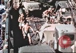 Standbild amerikanische Soldaten Pazifik, 1945, aus Sekunde 49 historischem Filmmaterial Videoclip 65675058920