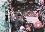 Immagine di Soldati americani Oceano Pacifico, 1945, secondo 57 filmato di repertorio 65675058921