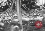 Standbild Mädchen tanzen um Maibäume San Francisco California USA, 1930, aus Sekunde 11 historischem Filmmaterial Videoclip 65675058941