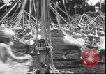 Standbild Mädchen tanzen um Maibäume San Francisco California USA, 1930, aus Sekunde 14 historischem Filmmaterial Videoclip 65675058941