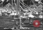 Standbild Mädchen tanzen um Maibäume San Francisco California USA, 1930, aus Sekunde 15 historischem Filmmaterial Videoclip 65675058941