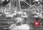 Standbild Mädchen tanzen um Maibäume San Francisco California USA, 1930, aus Sekunde 17 historischem Filmmaterial Videoclip 65675058941