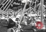 Standbild Mädchen tanzen um Maibäume San Francisco California USA, 1930, aus Sekunde 28 historischem Filmmaterial Videoclip 65675058941