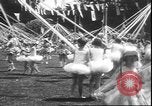 Standbild Mädchen tanzen um Maibäume San Francisco California USA, 1930, aus Sekunde 41 historischem Filmmaterial Videoclip 65675058941