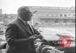 Standbild Schornstein fällt Wyandotte Michigan USA, 1930, aus Sekunde 28 historischem Filmmaterial Videoclip 65675058942