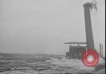 Standbild Schornstein fällt Wyandotte Michigan USA, 1930, aus Sekunde 32 historischem Filmmaterial Videoclip 65675058942