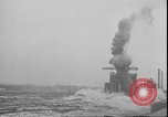 Standbild Schornstein fällt Wyandotte Michigan USA, 1930, aus Sekunde 34 historischem Filmmaterial Videoclip 65675058942