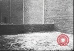 Standbild Stunts auf Fahrräder Berlin Deutschland, 1930, aus Sekunde 9 historischem Filmmaterial Videoclip 65675058945