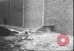Standbild Stunts auf Fahrräder Berlin Deutschland, 1930, aus Sekunde 13 historischem Filmmaterial Videoclip 65675058945