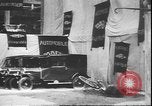 Standbild Stunts auf Fahrräder Berlin Deutschland, 1930, aus Sekunde 46 historischem Filmmaterial Videoclip 65675058945