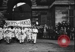 Standbild Studenten clash Liverpool England, 1931, aus Sekunde 10 historischem Filmmaterial Videoclip 65675058955