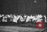 Standbild Studenten clash Liverpool England, 1931, aus Sekunde 15 historischem Filmmaterial Videoclip 65675058955