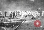 Standbild Studenten clash Liverpool England, 1931, aus Sekunde 33 historischem Filmmaterial Videoclip 65675058955