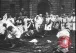 Standbild Studenten clash Liverpool England, 1931, aus Sekunde 43 historischem Filmmaterial Videoclip 65675058955