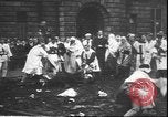 Standbild Studenten clash Liverpool England, 1931, aus Sekunde 46 historischem Filmmaterial Videoclip 65675058955