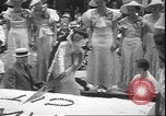 Standbild größte Erdbeere Gebäck Lebanon Oregon USA, 1935, aus Sekunde 8 historischem Filmmaterial Videoclip 65675058967