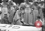 Standbild größte Erdbeere Gebäck Lebanon Oregon USA, 1935, aus Sekunde 9 historischem Filmmaterial Videoclip 65675058967