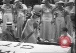 Standbild größte Erdbeere Gebäck Lebanon Oregon USA, 1935, aus Sekunde 10 historischem Filmmaterial Videoclip 65675058967