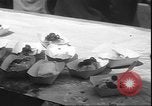 Standbild größte Erdbeere Gebäck Lebanon Oregon USA, 1935, aus Sekunde 13 historischem Filmmaterial Videoclip 65675058967