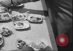 Standbild größte Erdbeere Gebäck Lebanon Oregon USA, 1935, aus Sekunde 17 historischem Filmmaterial Videoclip 65675058967