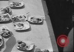 Standbild größte Erdbeere Gebäck Lebanon Oregon USA, 1935, aus Sekunde 19 historischem Filmmaterial Videoclip 65675058967