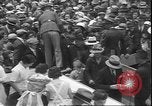 Standbild größte Erdbeere Gebäck Lebanon Oregon USA, 1935, aus Sekunde 25 historischem Filmmaterial Videoclip 65675058967
