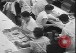 Standbild größte Erdbeere Gebäck Lebanon Oregon USA, 1935, aus Sekunde 27 historischem Filmmaterial Videoclip 65675058967