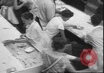 Standbild größte Erdbeere Gebäck Lebanon Oregon USA, 1935, aus Sekunde 28 historischem Filmmaterial Videoclip 65675058967