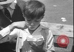 Standbild größte Erdbeere Gebäck Lebanon Oregon USA, 1935, aus Sekunde 31 historischem Filmmaterial Videoclip 65675058967
