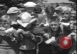 Standbild größte Erdbeere Gebäck Lebanon Oregon USA, 1935, aus Sekunde 33 historischem Filmmaterial Videoclip 65675058967