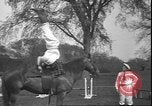 Standbild Carlton College Girls Northfield Minnesota USA, 1935, aus Sekunde 26 historischem Filmmaterial Videoclip 65675058972
