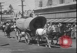 Standbild Parade Auburn California USA, 1935, aus Sekunde 42 historischem Filmmaterial Videoclip 65675058973