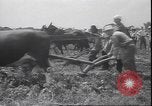 Image charrue en acier trempé Grand Detour Illinois USA, 1937, de la seconde 42 séquences d'archives historiques vidéo 65675058992