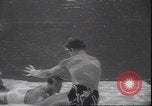 Immagine di Wrestling subacqueo Palm Springs California USA, 1939, secondo 19 filmato di repertorio 65675059010