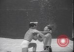 Immagine di Wrestling subacqueo Palm Springs California USA, 1939, secondo 42 filmato di repertorio 65675059010