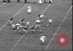 Standbild Football Game Evanston Illinois USA, 1940, aus Sekunde 7 historischem Filmmaterial Videoclip 65675059026