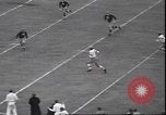 Standbild Football Game Evanston Illinois USA, 1940, aus Sekunde 12 historischem Filmmaterial Videoclip 65675059026