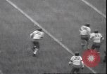 Standbild Football Game Evanston Illinois USA, 1940, aus Sekunde 30 historischem Filmmaterial Videoclip 65675059026