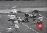 Standbild Football Game Evanston Illinois USA, 1940, aus Sekunde 34 historischem Filmmaterial Videoclip 65675059026